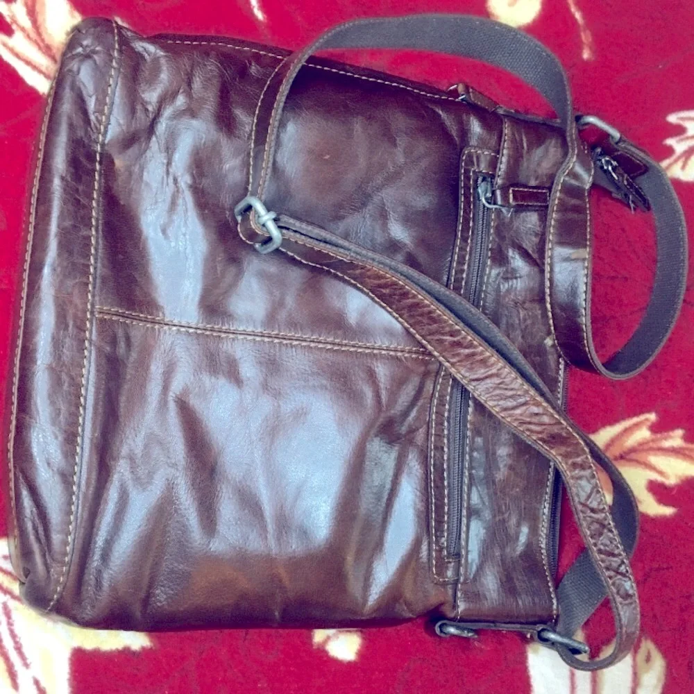 Jack Georges Voyager Crossbody Messenger Leather Bag